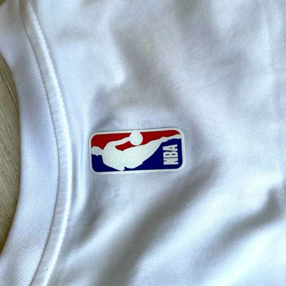 Dallas Mavericks NBA Official Tee Shirt White and Gold Medium - Picture 6 of 7